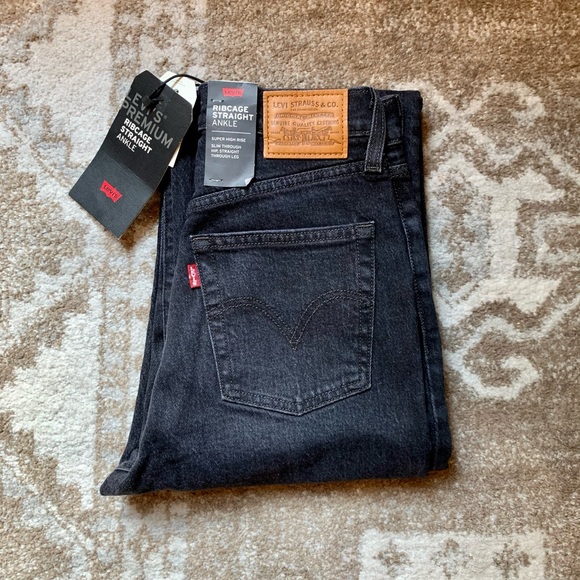 Levi's Denim - Levi’s Ribcage Straight Ankle Super High Rise Jean